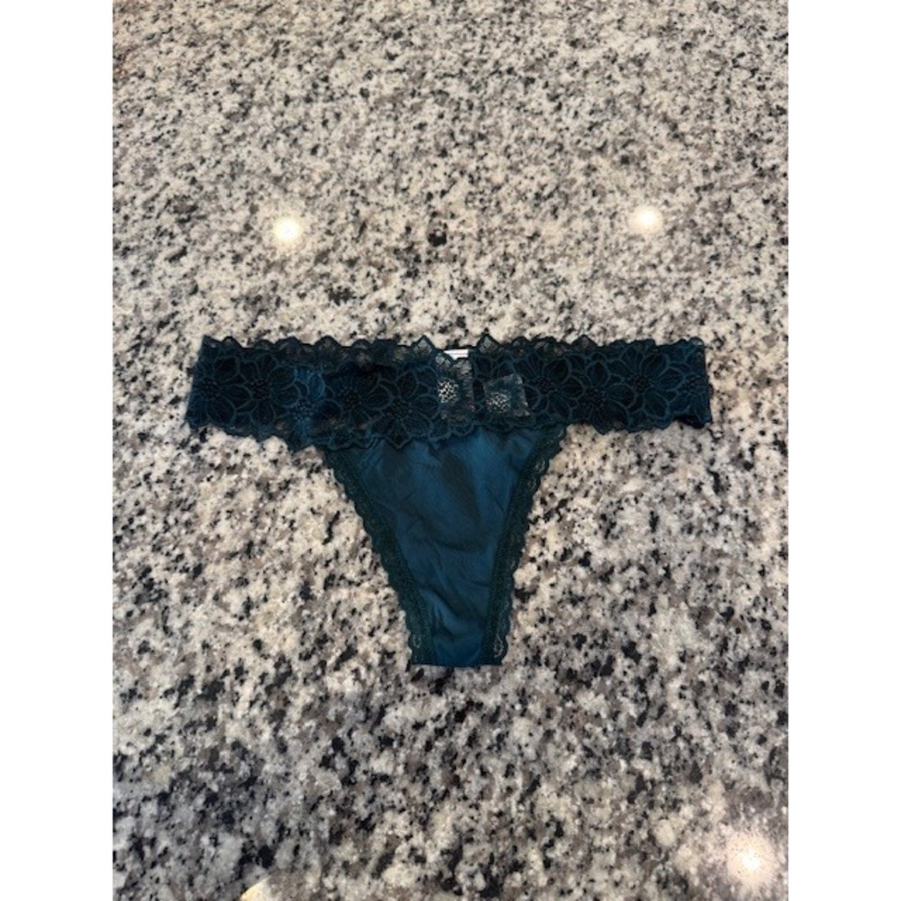 Aerie - Thong Underwear Green Floral Lace‎ Trim